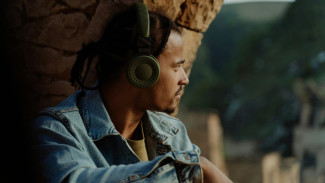 Kenapa Kita Merinding saat Dengar Lagu yang Ngena? Ini Jawaban Ilmiahnya