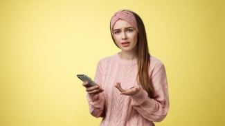 Ketahui Penyebab Cewek Baper Saat Baca Chat Tanpa Emoji!