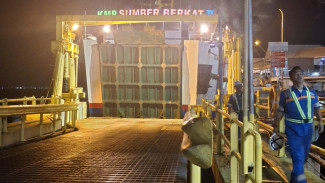 Malam Ini 10 Kapal LCT Siap Layani Penyeberangan Selat Bali