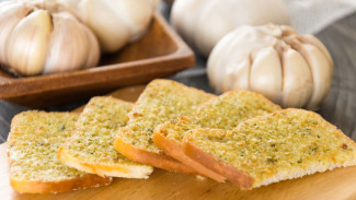 Roti Bawang Paling Gampang, Wanginya Bikin Lapar!