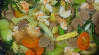 Cap Cay Ayam Bakso, Gurihnya Semangkuk Kebahagiaan