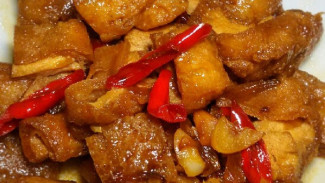 Tahu Pong Saus Kecap Pedas yang Gurih, Pedas, dan Bikin Nagih!