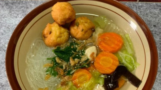 Tahu Pong Kuah Bakso Ala Rumahan yang Hangat, Gurih, Simpel!