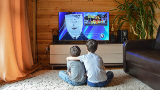 Layar TV Retak, Harus Diperbaiki atau Beli Baru Saja??