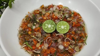 Cara Simpel Membuat Sambal Matah yang Rasanya Nendang