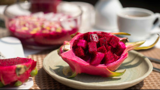 5 Manfaat Buah Naga yang Jarang Diketahui, Bukan Cuma Kaya Vitamin C!