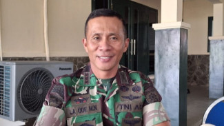 Danbrigif 9 Kostrad Jember Ajak Warga Kibarkan Merah Putih Sambut HUT RI ke-80