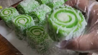Singkong Gulung Pandan Viral! Wangi, Kenyal, dan Mudah Dibuat