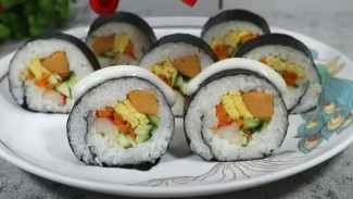 Sushi Rumahan! Gampang, Murah, Enak dan Cuma Butuh Niat dan Nasi!