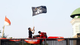 Penertiban Bendera One Piece di Surabaya, Protes Warga atau Ganggu Perayaan Kemerdekaan?