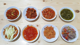 Mengenal 10 Macam Sambal Khas dari Berbagai Daerah di Indonesia