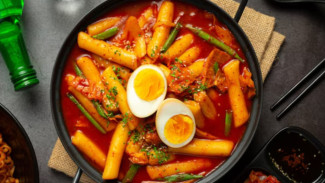 Peluang Usaha Kuliner, Resep Tteokbokki Autentik Dan Strategi Pemasaran Efektif Untuk Bisnis Rumahan