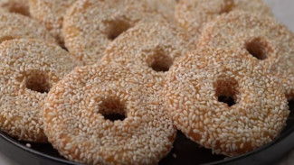 Wajib Dicoba! Resep Donat Pisang Wijen Camilan Keluarga Kekinian yang Legit