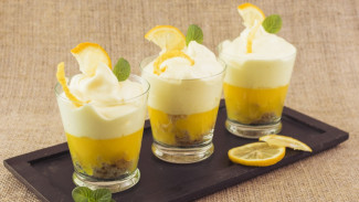 Lemon Lush, Dessert Berlapis Creamy dan Segar Tanpa Oven!