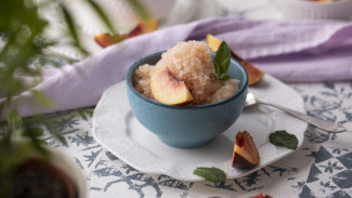 Es Serut Peach dan Lavender, Sensasi Aroma Bunga yang Unik!