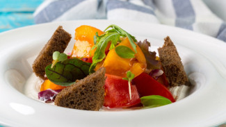 Jangan Buang Roti Tawar! Sulap Jadi Salad Khas Italia