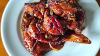 Wajib Ada di Kondangan! Resep Semur Ayam Kecap Hajatan yang Medok dan Legit