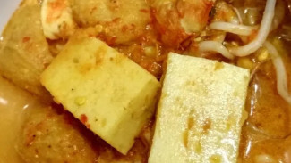 Mi Laksa Khas Peranakan, Sedapnya Bikin Nambah Terus!