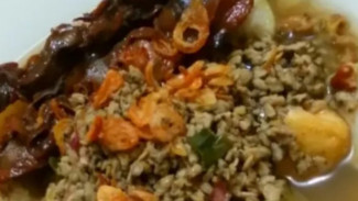 Lontong Kupang Khas Sidoarjo, Gurihnya Bikin Merem Melek!