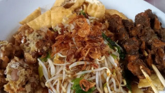Lontong Balap Khas Surabaya, Enaknya Bikin Lupa Dunia!