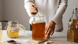 Mau Kulit Glowing Alami? Coba Teh Kombucha, Yuk!