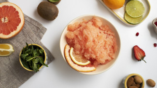 Sorbet Peach Stroberi Segar, Bikinnya Gampang Banget!