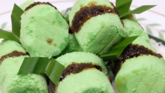 Kue Putu Khas Jawa, Harumnya Bikin Hati Luluh!