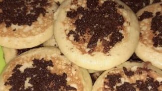 Kue Cubit Khas Jakarta ini Lumer, Bikin Lupa Diet!