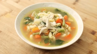 Resep Sup Ayam Makaroni, Kombinasi Segar dan Gurih