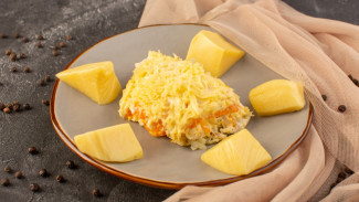 Salad Pretzel Nanas, Dessert Unik yang Bikin Nagih!