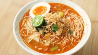 Pedas Nagih dan Praktis! Resep Misoa Ayam Pedas ala Devina Hermawan, Kuah Hangat & Gurih