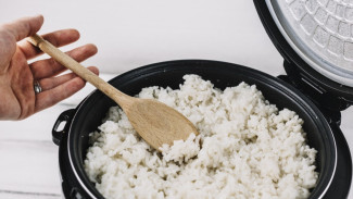 Trik Menghindari Nasi Menempel di Dasar Panci