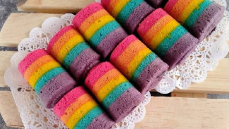 Resep Bolu Rainbow Gulung, Cantik Manis Laris Dijual.
