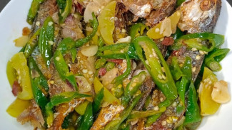 Resep Lengkap Tumis Ikan Asin Peda Cabe Hijau yang Mudah dan Lezat