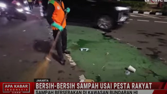 Sampah Menggunung di Lapangan Merdeka Usai Pesta Rakyat Kemerdekaan, Relawan Kewalahan!