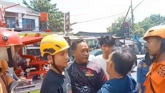 Drama Kebakaran di Cirebon Warga Kesal Petugas Damkar Lambat