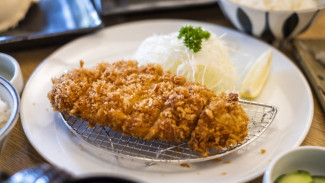 Bukan Steak Biasa! Steak Ayam Goreng Renyah dengan Saus Rahasia