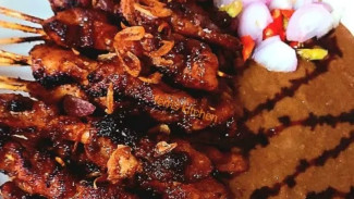 Sate Ayam Khas Madura, Rahasia Bumbu Kacang Super Menggoda