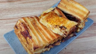 Roti Bakar Bandung ala Pedagang! Lembut, Gurih, dan Bikin Nagih di Rumah!