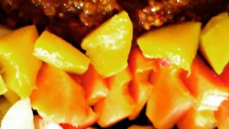 Rujak Buah Khas Surabaya, Segarnya Bikin Nagih Terus
