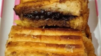 Roti Bakar Khas Bandung, Manis Lumer Bikin Lupa Dunia