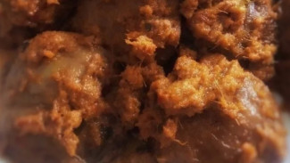Rendang Jengkol Khas Minang, Gurih Harum Bikin Nasi 3 Piring