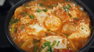 Resep Kimchi Jjigae Asli Korea, Sup Pedas yang Bikin Nagih!