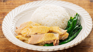 Nasi Ayam Hainan, Hidangan Legendaris Asia yang Hangat di Meja Makan