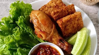 Resep Ayam Penyet Surabaya, Pedas Gurih Bikin Ketagihan!