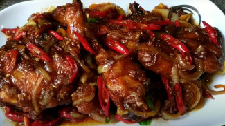 Ayam Kecap Gurih Manis yang Bikin Nambah Terus!