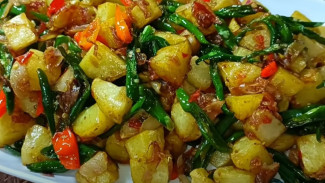 Bosan Kentang Balado? Cobain Oseng Kentang Cabe Hijau Terasi yang Super Mantap!