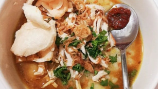 Bubur Ayam Sukabumi, Lembut Gurihnya Bikin Perut Bahagia!
