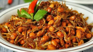 Resep Teri Kacang Pedas Manis, Camilan Renyah yang Selalu Bikin Nagih