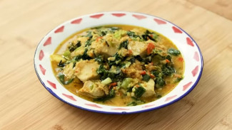 Pedas Gurih Nampol! Resep Ikan Tuna Woku Khas Manado ala Devina Hermawan